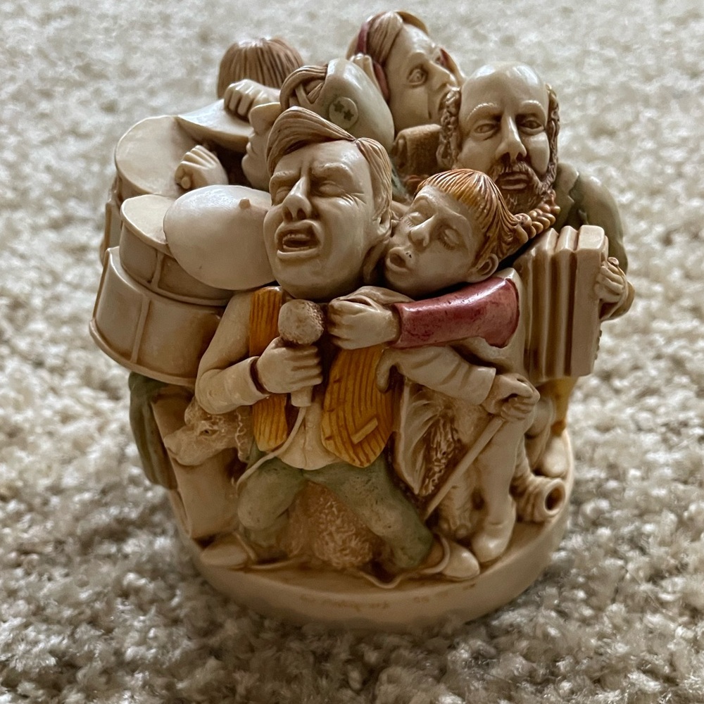 1995 Harmony Kingdom Open
Mike Treasure Box Musicians Rare - treasure jests